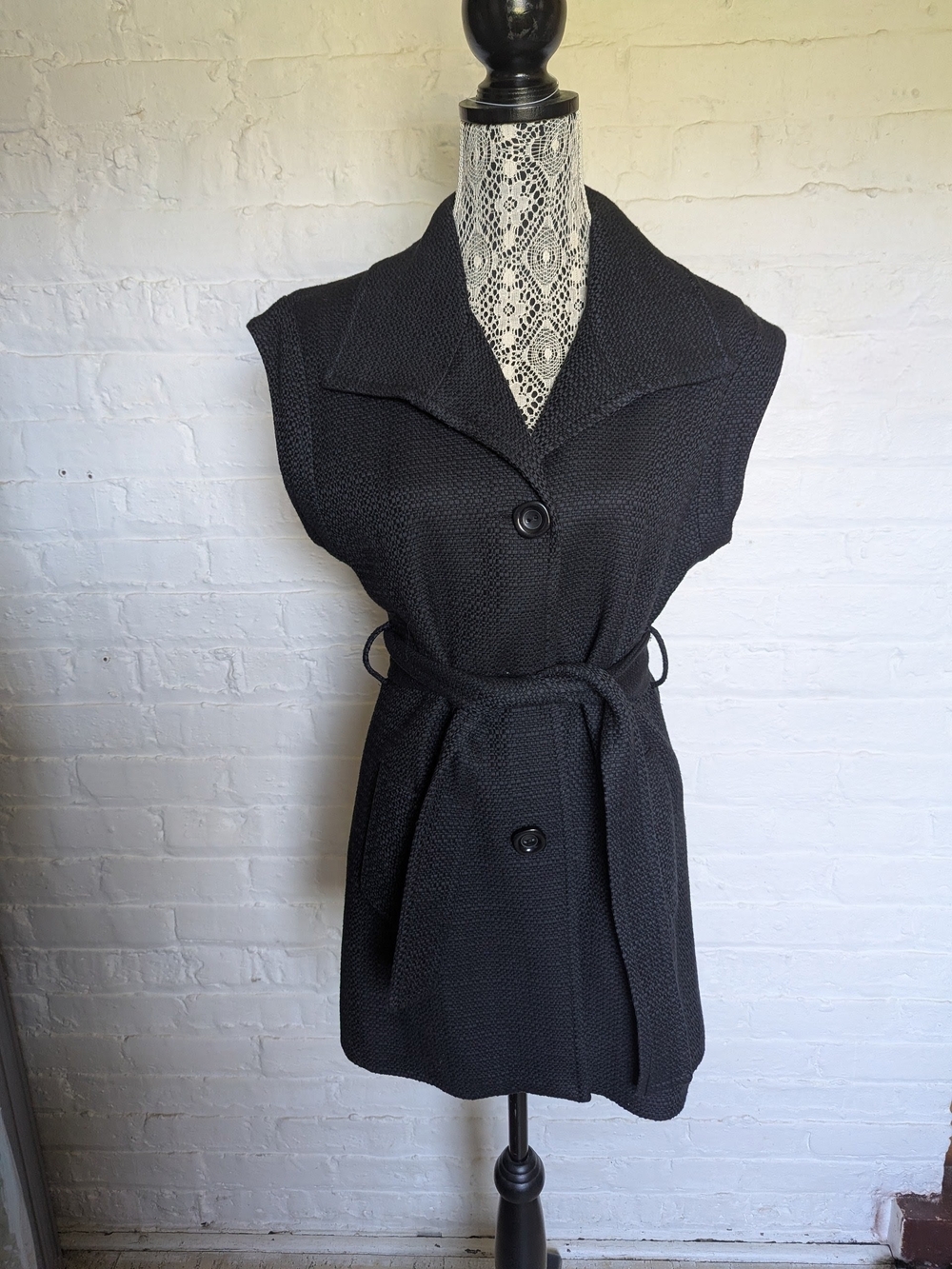 Trina Turk Sleeveless Black Belted Knit Coat